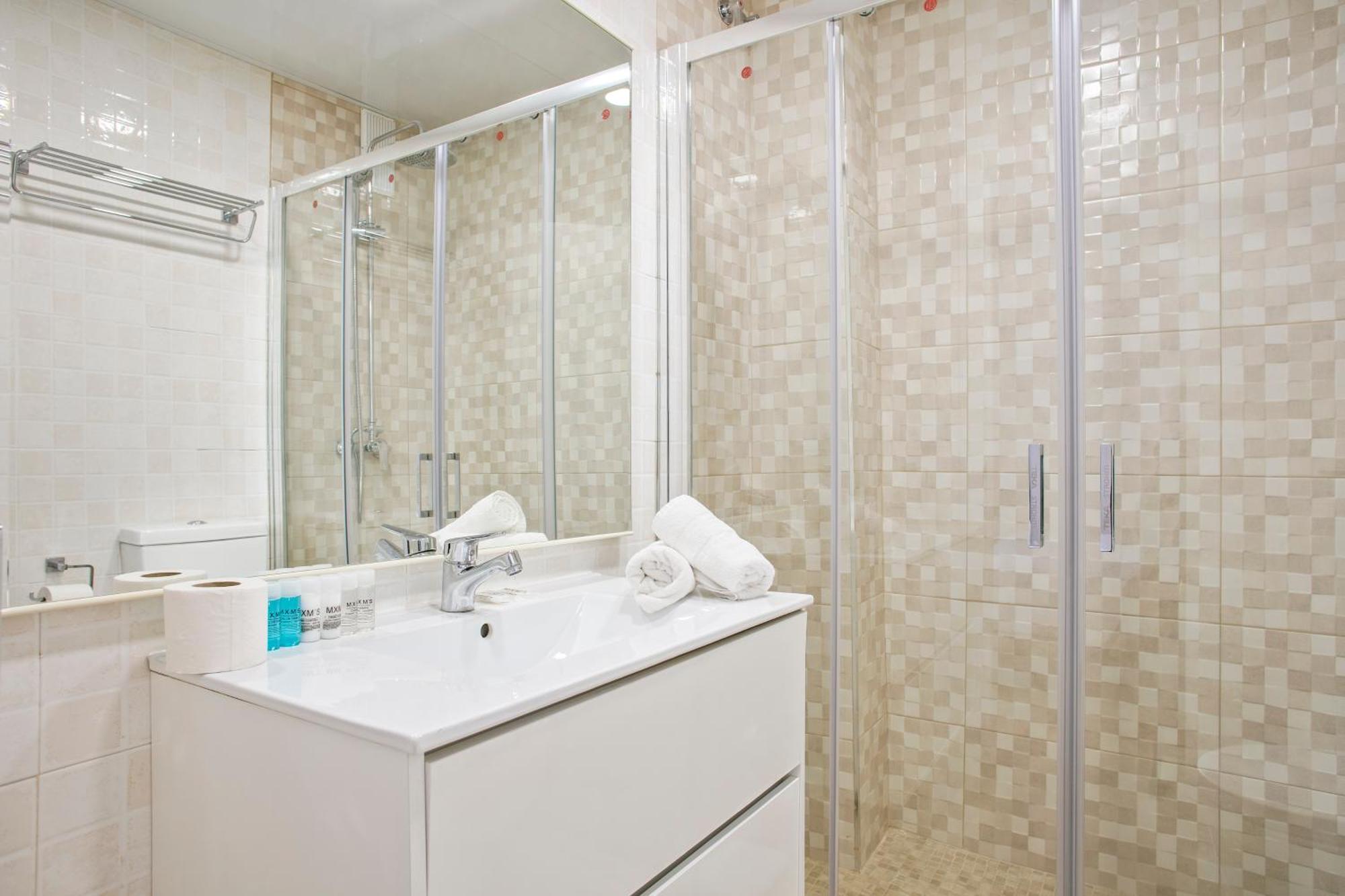 Anton'S Downtown Apartment Barcellona Esterno foto